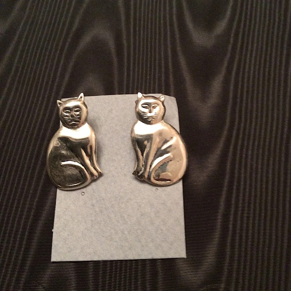 Sterling Silver Sitting Cats
